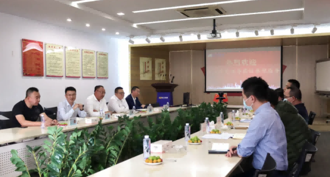 东莞市工信局与镇经发局领导莅临AG尊时凯龙人生就电缆参观指导