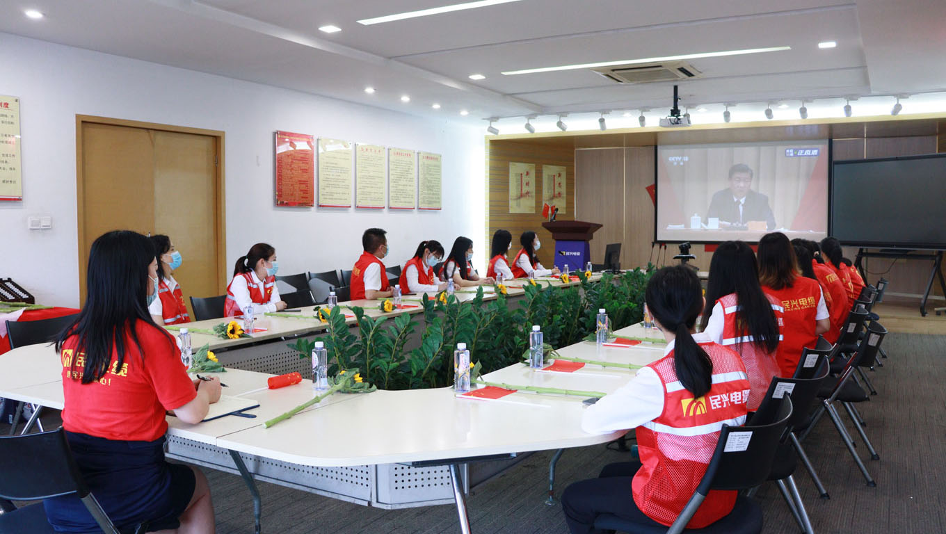 用奋斗书写“AG尊时凯龙人生就青年”最美青春