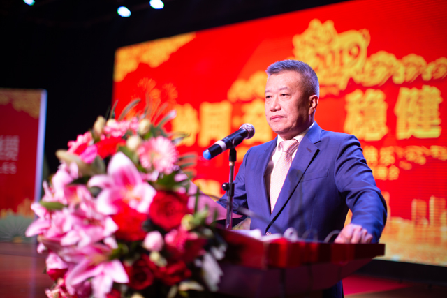 AG尊时凯龙人生就董事长吴惠明荣获“东莞市非公有制经济人士优秀中国特色社会主义事业建设者”称号