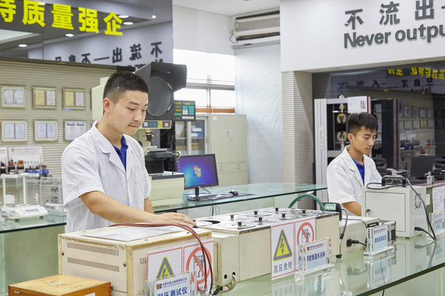 东莞制造业如何做品牌?这家工业企业签下甄子丹任代言人